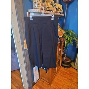 Ruby RD black pull on Capri sz 16w
